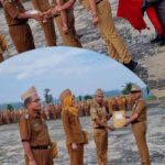 Pj Bupati Mesuji Sulpakar Serahkan 266 SK Kenaikan Pangkat ASN