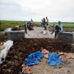 Aparatur Kampung Gedung Meneng Baru Bangun Dua Unit Jembatan.