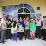 Dawam Rahardjo Hadiri Pelayanan Pencatan Sipil Di Desa Kali Pasir.