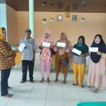 Aparatur Desa Panggung Rejo Bagikan BLT-DD Tahap 4 Kepada 91 KPM Telah Usai.