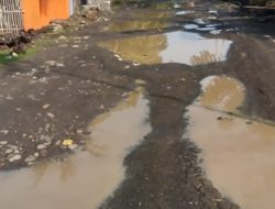 Aktifis LBH Suara Panrita Keadilan Kabupaten Takalar, Soroti Jalan Rusak dan Abrasi  di Desa Puanaga Kabupaten Takalar, Sulawesi Selatan.