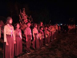Ayoemi Zhiera Virginia Siswi SMPN 1 Gedungaji Pimpin Upacara Api Unggun HUT Pramuka ke-64