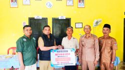 Aparatur Desa Sungai Buaya Salurkan BLT DD Kepada 22 KPM 